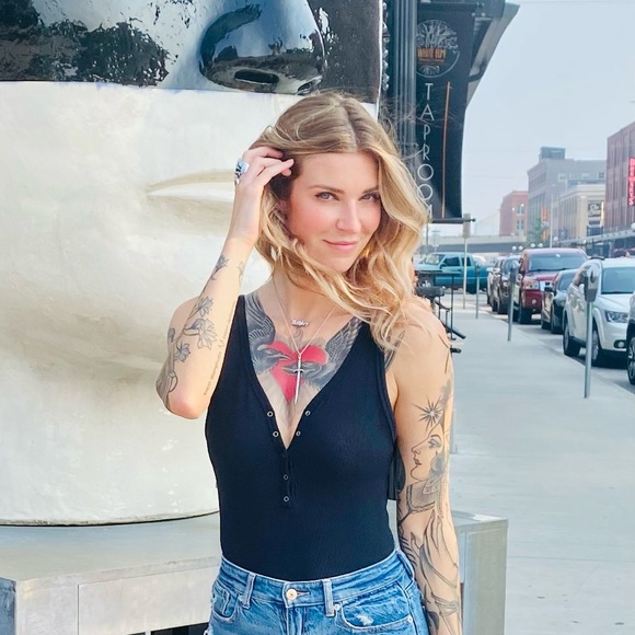 Meet your seller- Follow me on Insta - @ashpanache - Picture 1 of 4